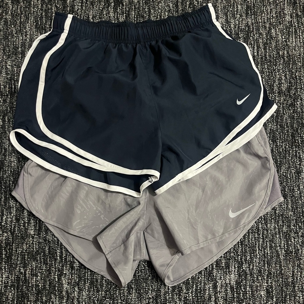 Nike Tempo running shorts featuring Dri-FIT technology size medium